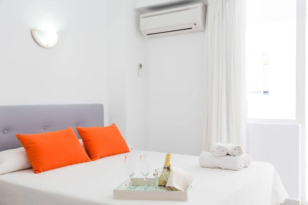 אל ארנל Garau Petit Hotel מראה חיצוני תמונה