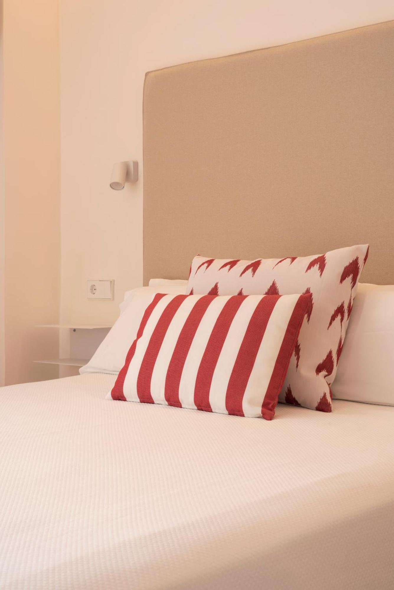 אל ארנל Garau Petit Hotel מראה חיצוני תמונה