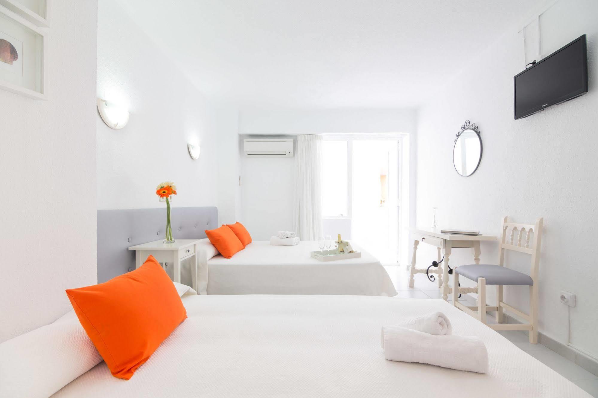 אל ארנל Garau Petit Hotel מראה חיצוני תמונה