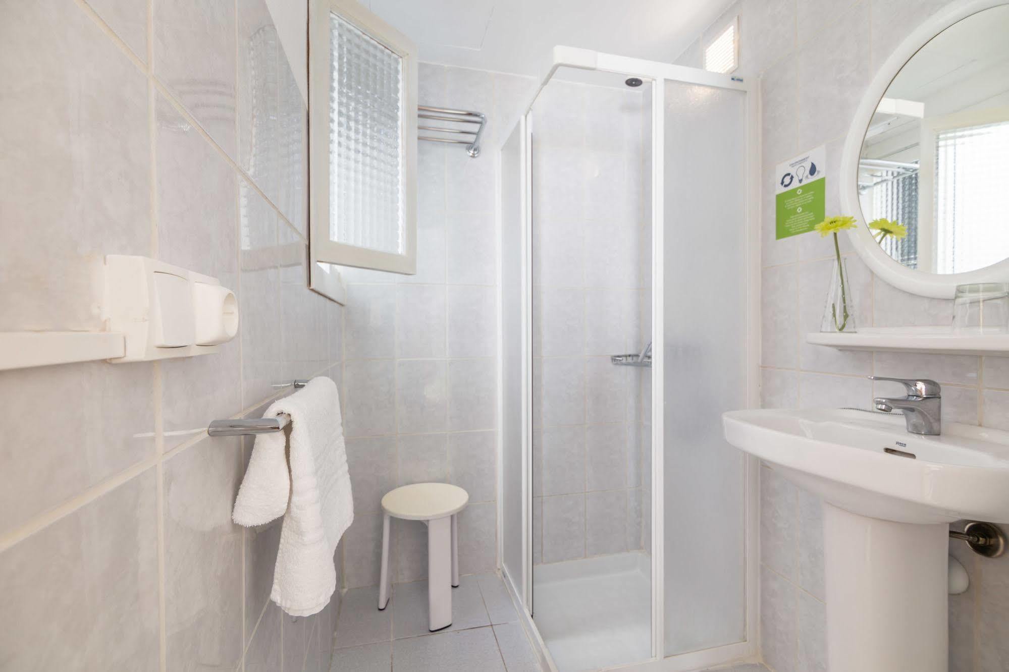 אל ארנל Garau Petit Hotel מראה חיצוני תמונה