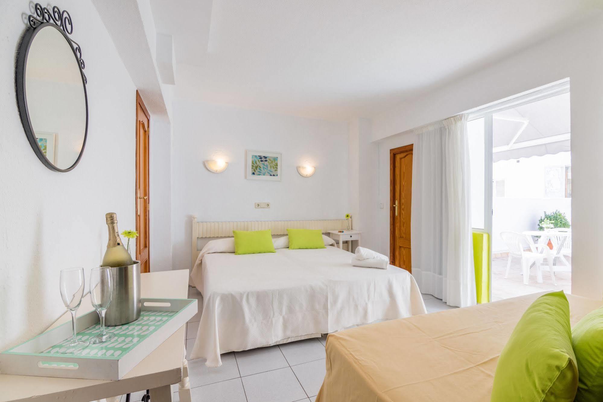 אל ארנל Garau Petit Hotel מראה חיצוני תמונה