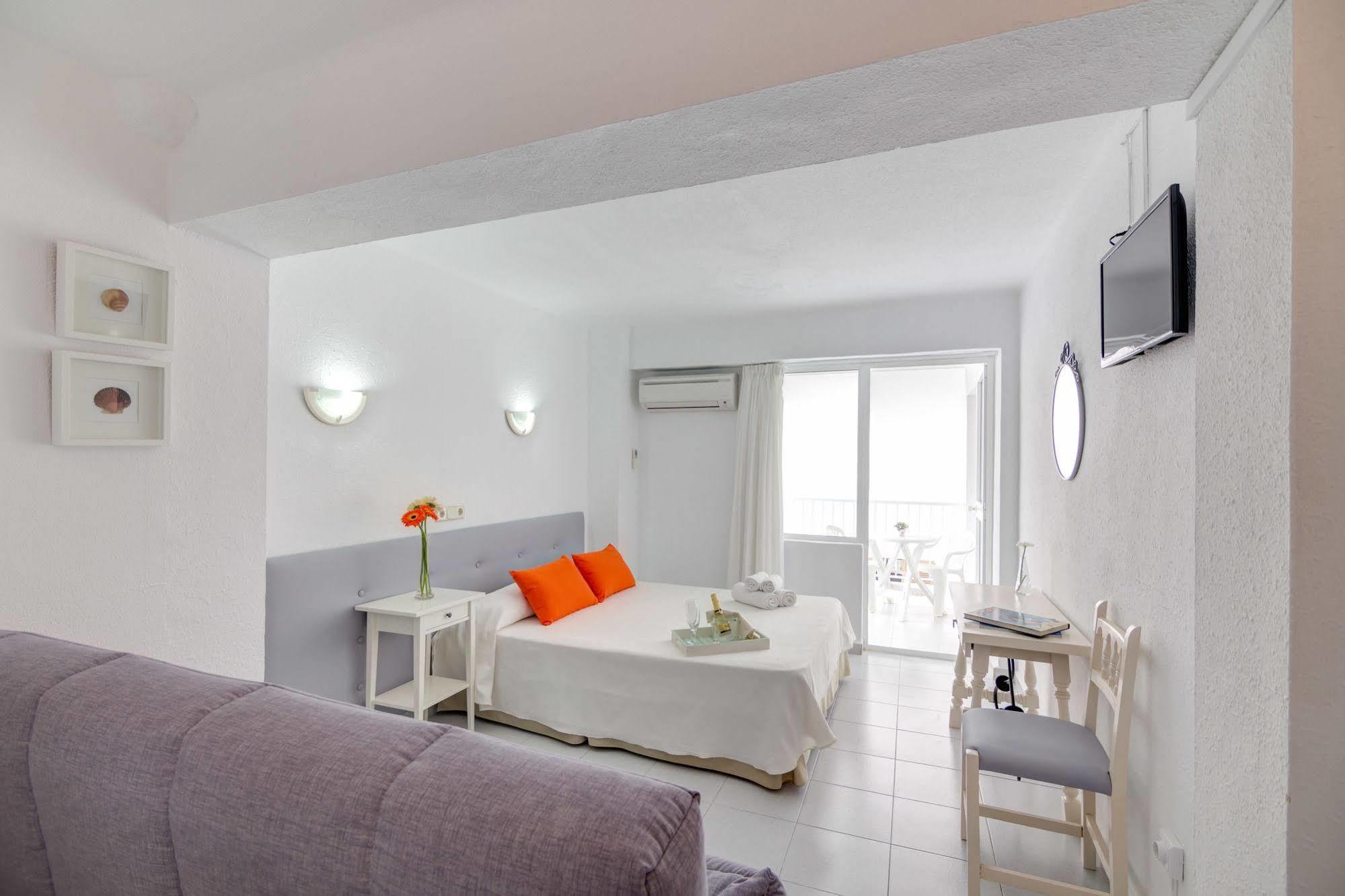 אל ארנל Garau Petit Hotel מראה חיצוני תמונה