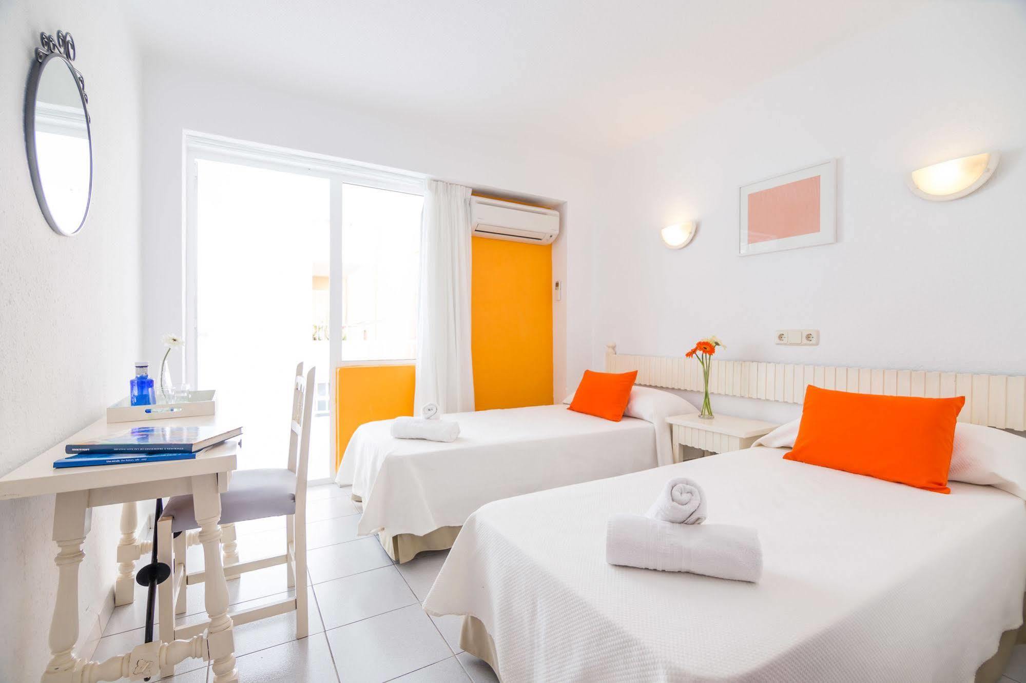 אל ארנל Garau Petit Hotel מראה חיצוני תמונה