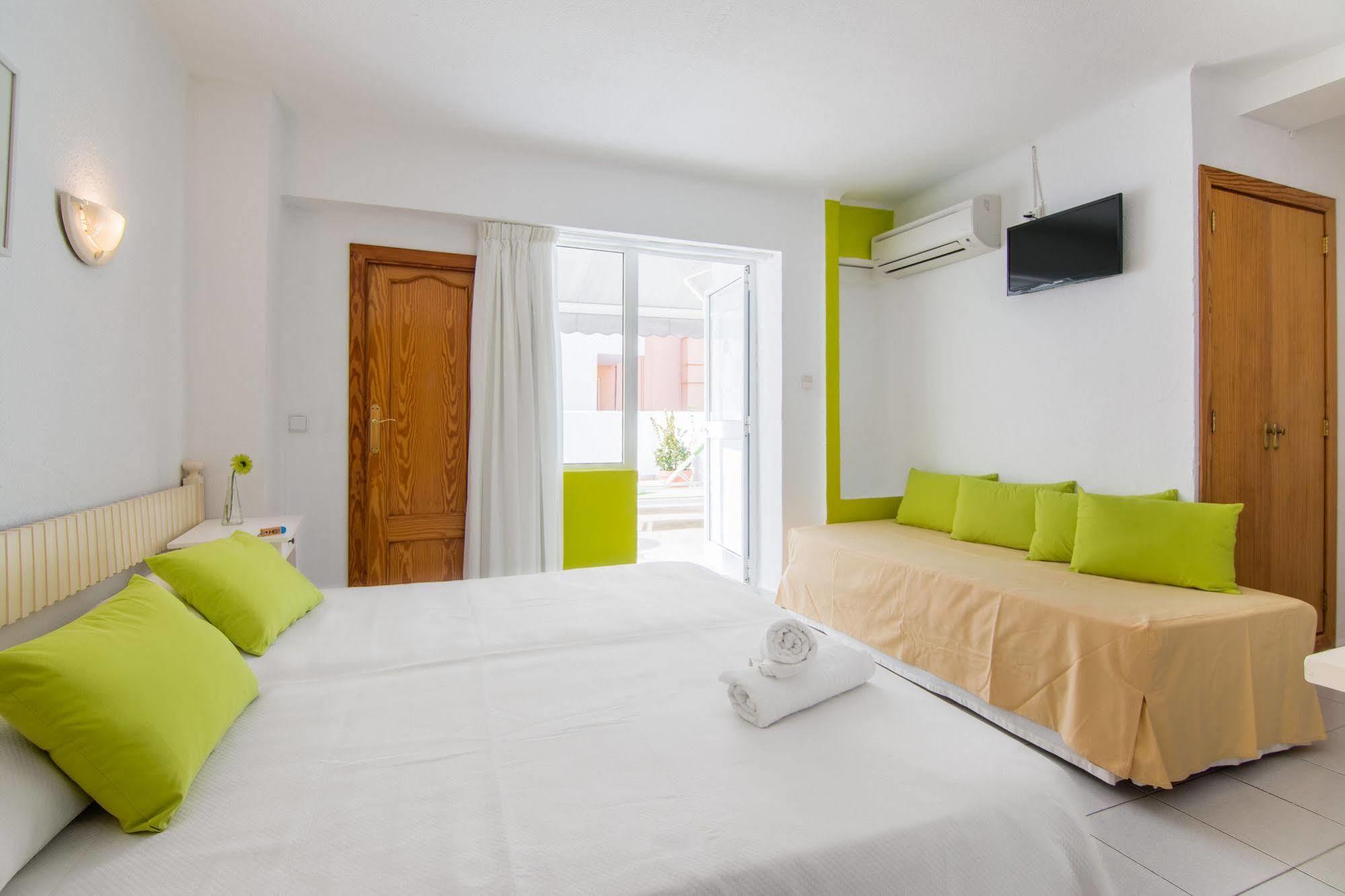 אל ארנל Garau Petit Hotel מראה חיצוני תמונה